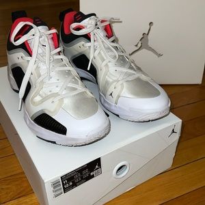 AIR JORDAN XXXVII LOW